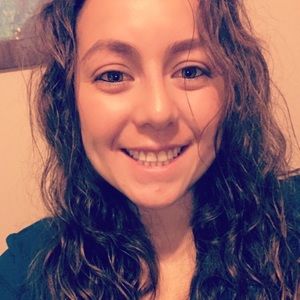 Meet your Posher, Gabriela